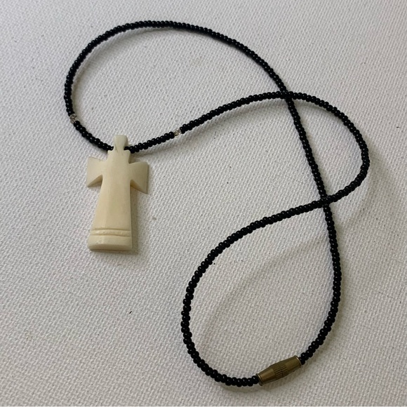 Vintage Bovine Bone Carved Cross Pendant Necklace w Black Glass Seed Beads 18" - Picture 6 of 12